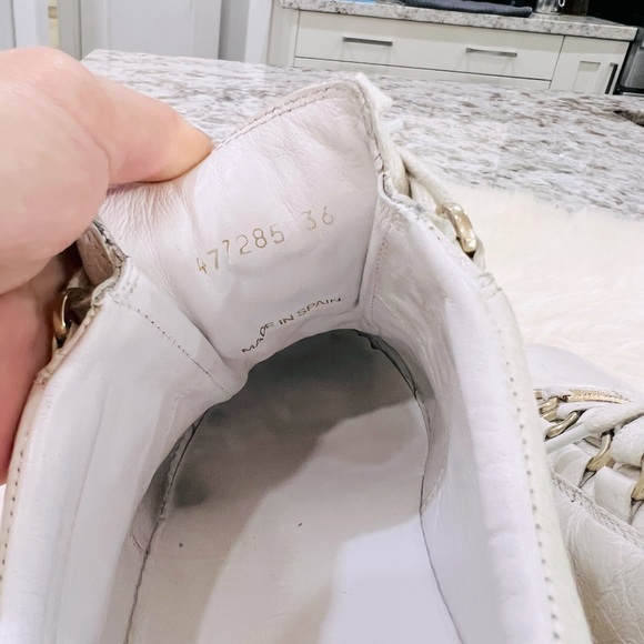 Authentic Balenciaga Pre-loved White Sneaker - Picture 9 of 9